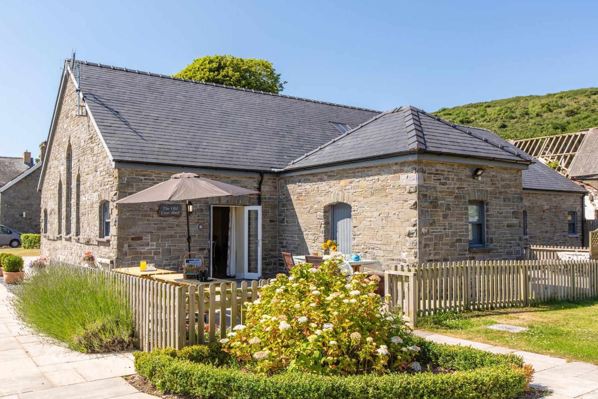 The Big Barn Villa Kidwelly Exterior photo